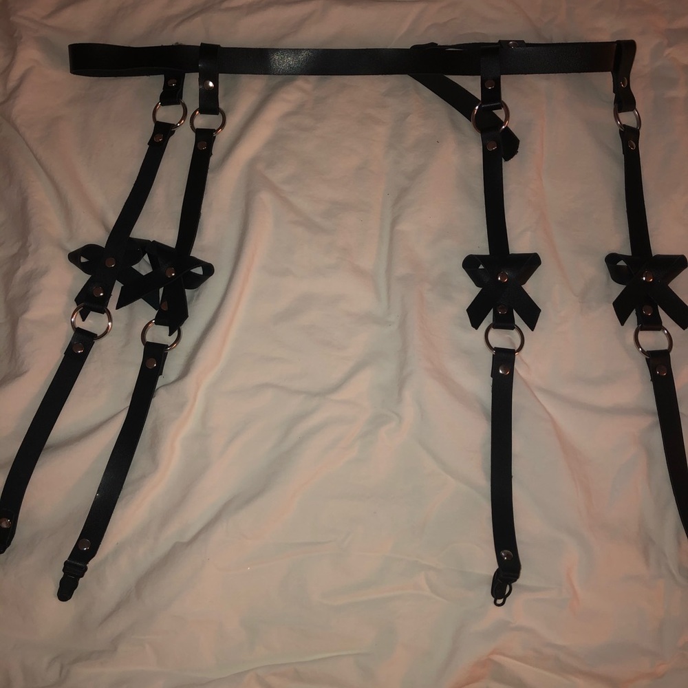 NWOT Garter Belt